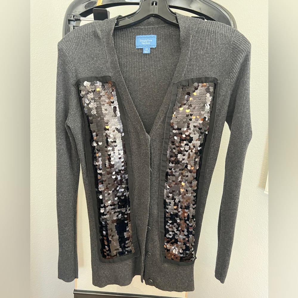 🪩🖤SIMPLY VERA BY VERA WANG SOFT GREY CARDIGAN W/SEQUENCE LAPEL IN FRONT